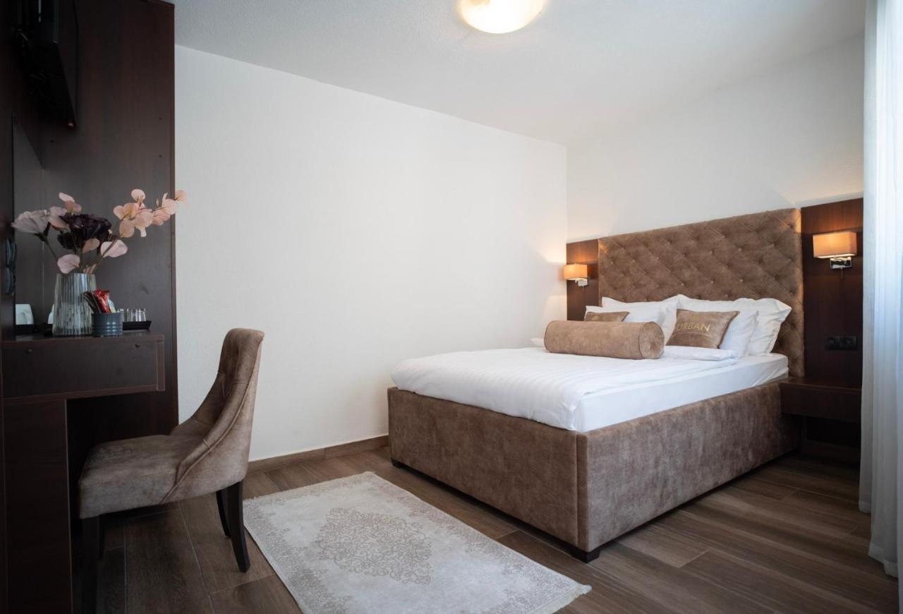 מוסטר Urban Suites & Apartments מראה חיצוני תמונה