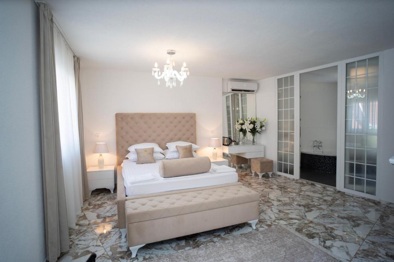 מוסטר Urban Suites & Apartments מראה חיצוני תמונה