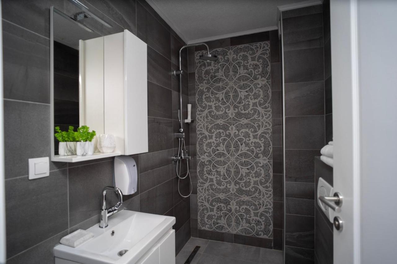 מוסטר Urban Suites & Apartments מראה חיצוני תמונה
