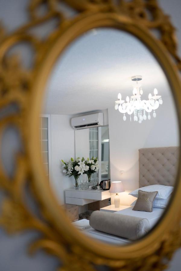 מוסטר Urban Suites & Apartments מראה חיצוני תמונה