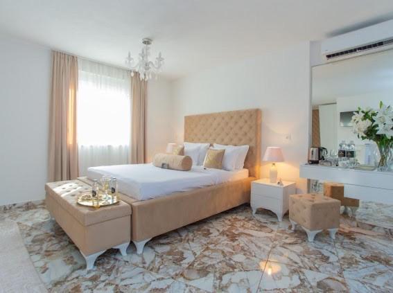 מוסטר Urban Suites & Apartments מראה חיצוני תמונה