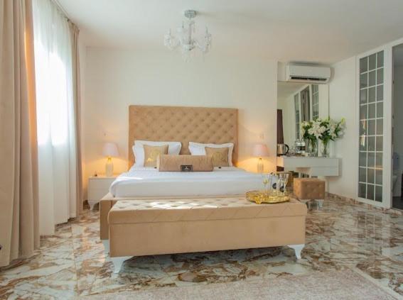 מוסטר Urban Suites & Apartments מראה חיצוני תמונה